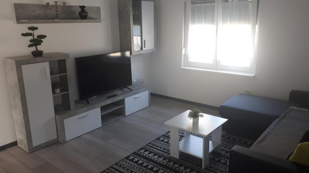 Apartments Kristina Crikvenica Eksteriør bilde